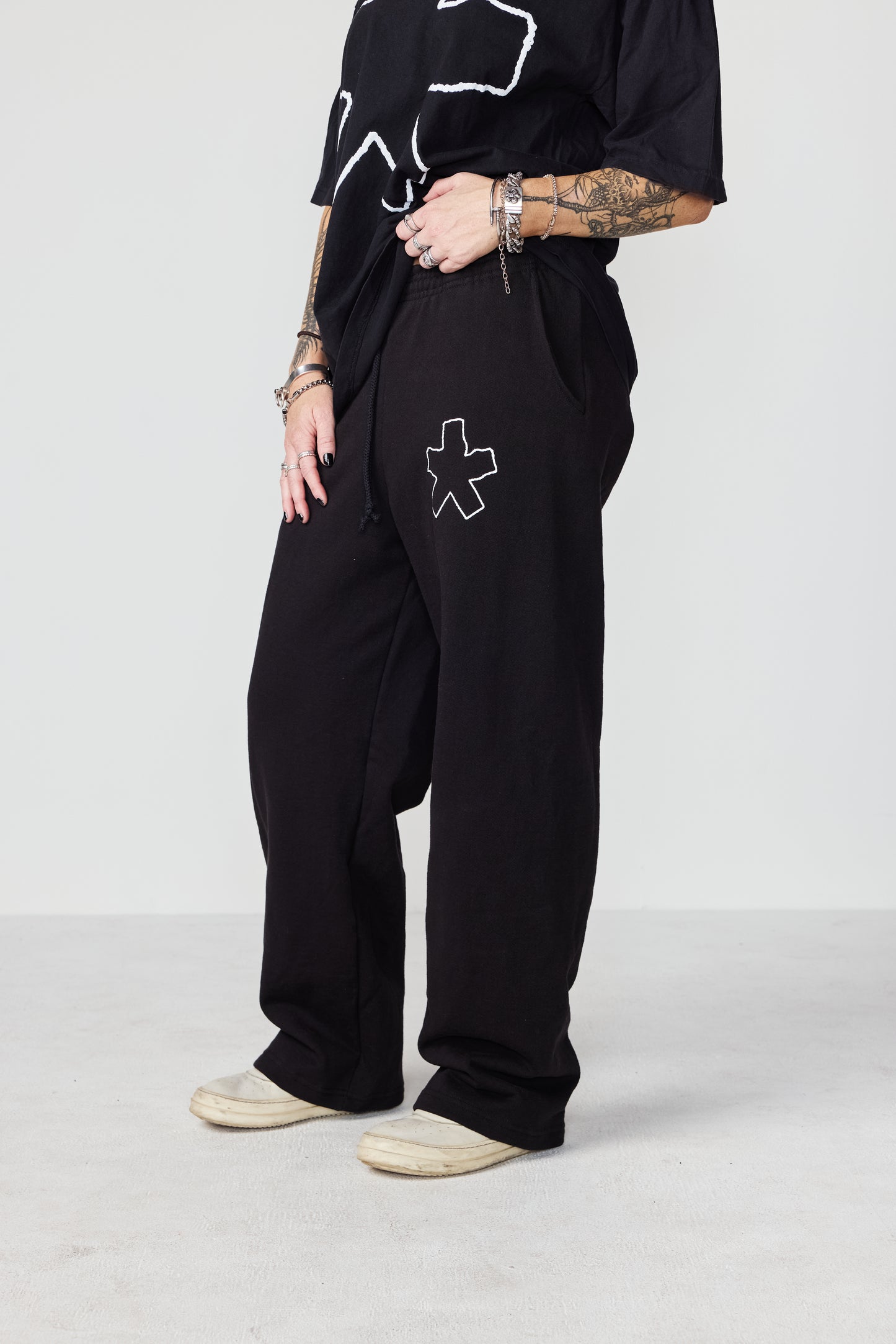 WIDE LEG 'CHALK OUTLINE' SWEAT PANTS