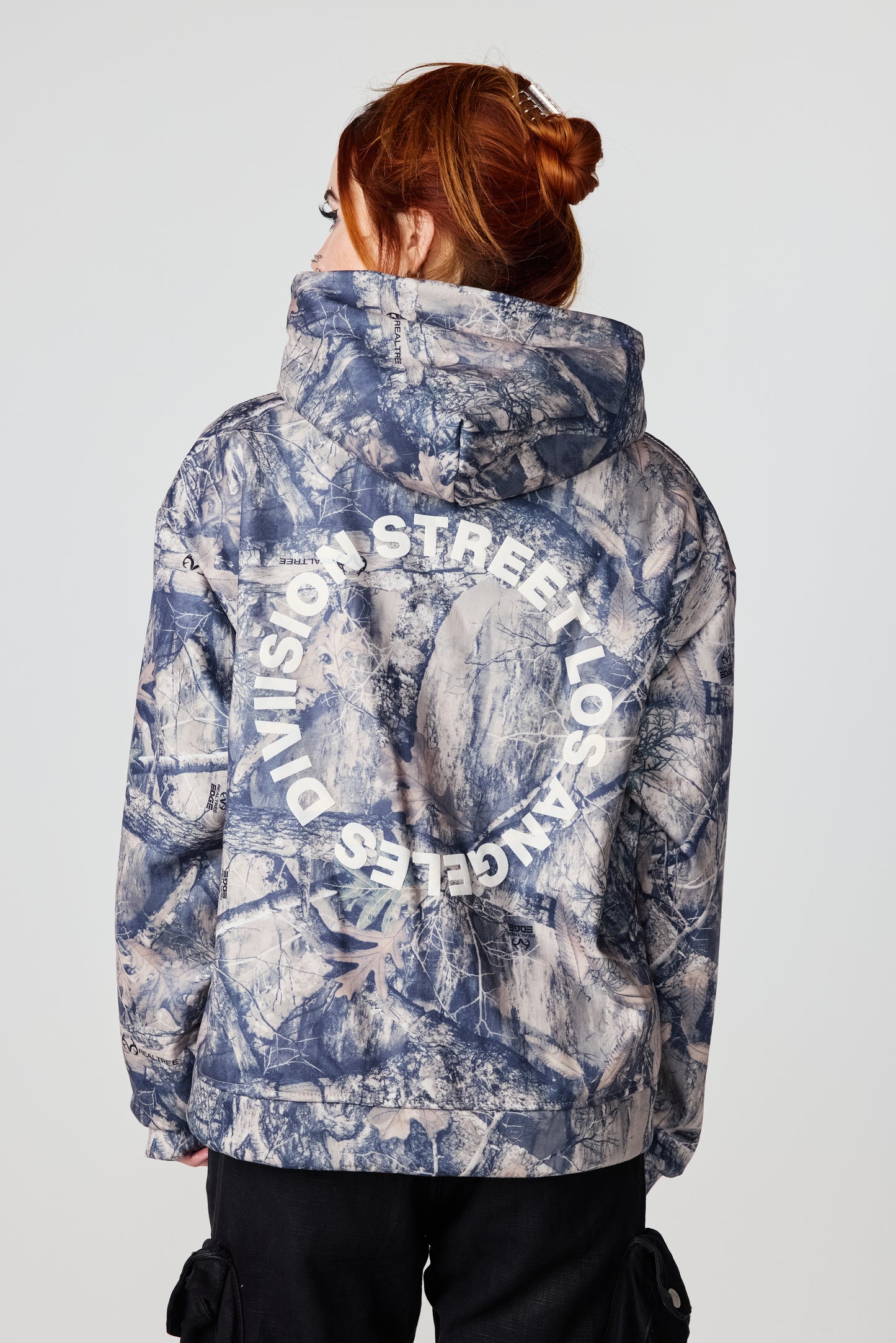 THE REALTREE CHALK OUTLINE ZIP-UP HOODIE