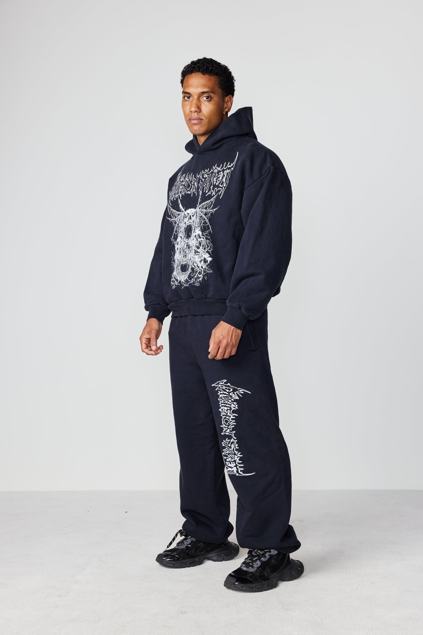 THE 'DARKTHRONE' SWEATS